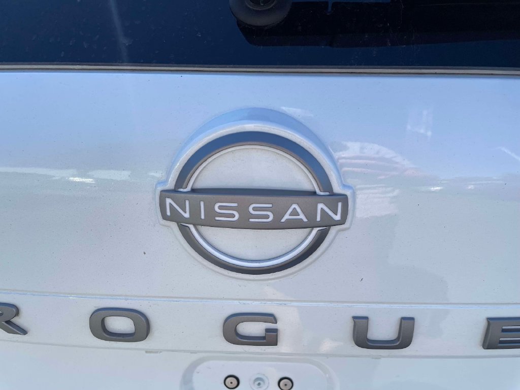 Used 2026 Nissan Rogue Platinum w/ Platinum Premium Package AWD/4WD image 13