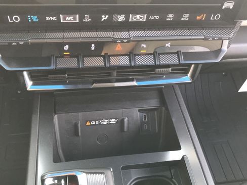 Used 2026 GMC Hummer EV SUV AWD/4WD image 35