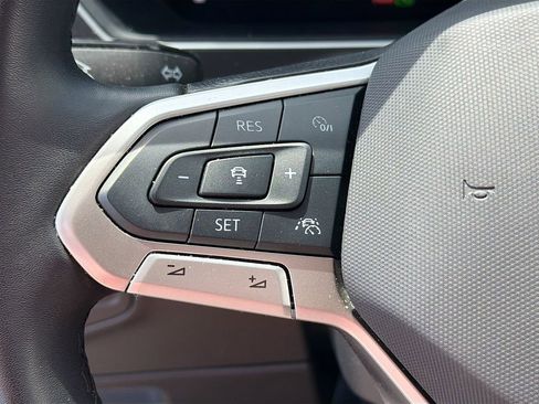 Used 2024 Volkswagen Tiguan SE FWD image 16