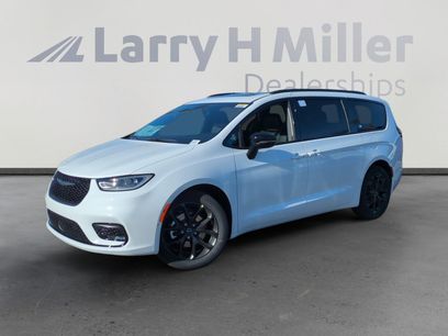 New 2026 Chrysler Pacifica Limited