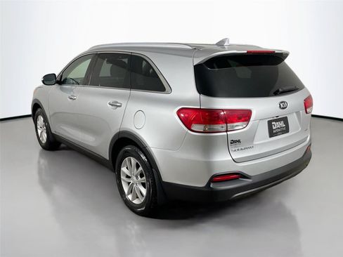 Used 2018 Kia Sorento AWD image 10