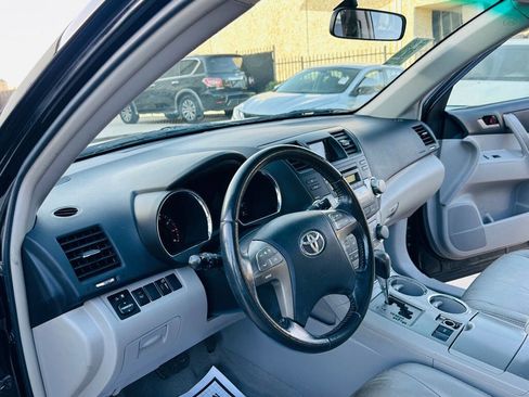 Used 2010 Toyota Highlander SE image 12