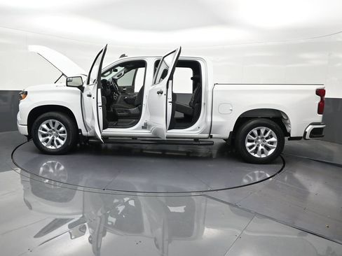 Used 2023 Chevrolet Silverado 1500 Custom RWD image 34