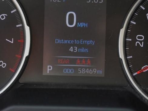 Used 2020 Toyota RAV4 XLE w/ Convenience Package AWD/4WD image 30