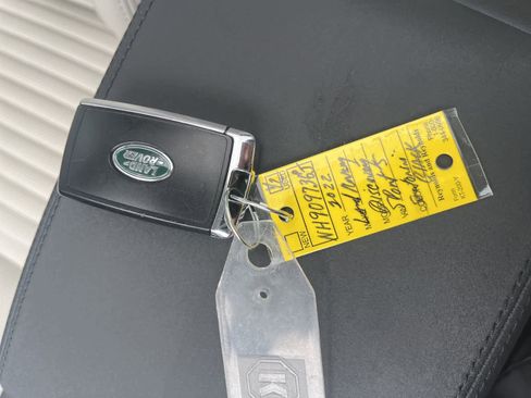 Used 2022 Land Rover Discovery Sport S image 25