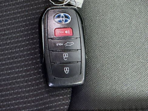 Used 2022 Toyota Venza LE image 35