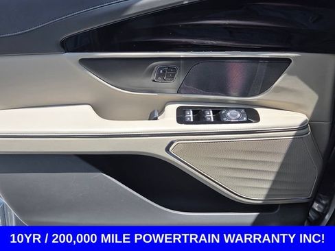 Used 2025 Lincoln Nautilus Premier AWD/4WD image 30