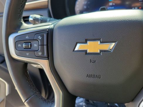 Used 2023 Chevrolet Suburban Premier w/ Advanced Technology Package image 24