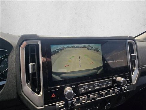 Used 2025 Nissan Frontier SV RWD image 15