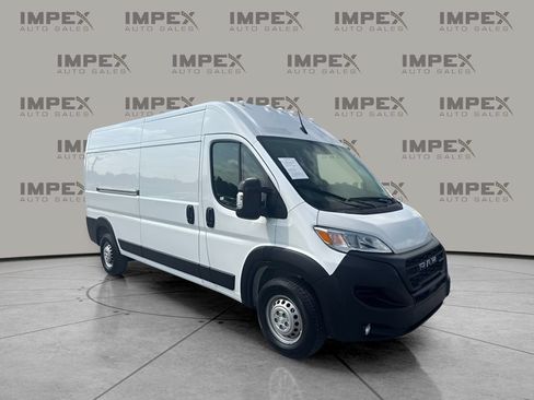 Used 2025 RAM ProMaster 2500 w/ Convenience Group FWD image 8