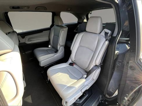 Used 2018 Honda Odyssey EX-L image 19