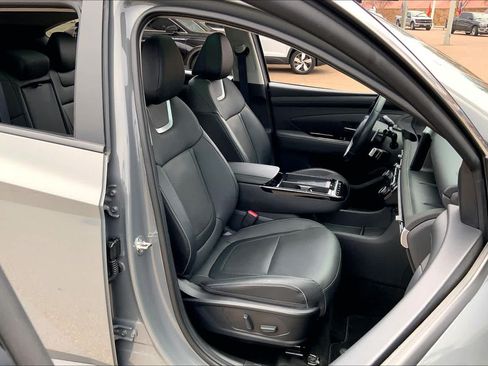 Used 2025 Hyundai Tucson Limited FWD image 9