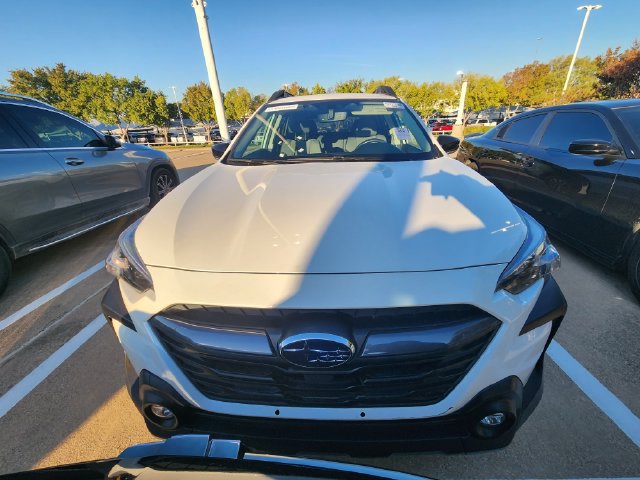 Used 2025 Subaru Outback Premium w/ Popular Package #1A AWD/4WD image 2