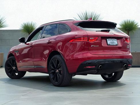 Used 2019 Jaguar F-PACE S image 7