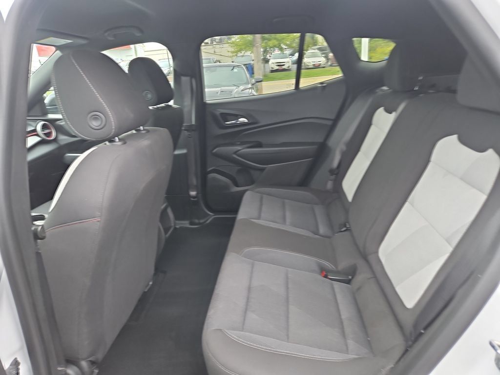 Used 2024 Chevrolet Trax RS FWD image 15