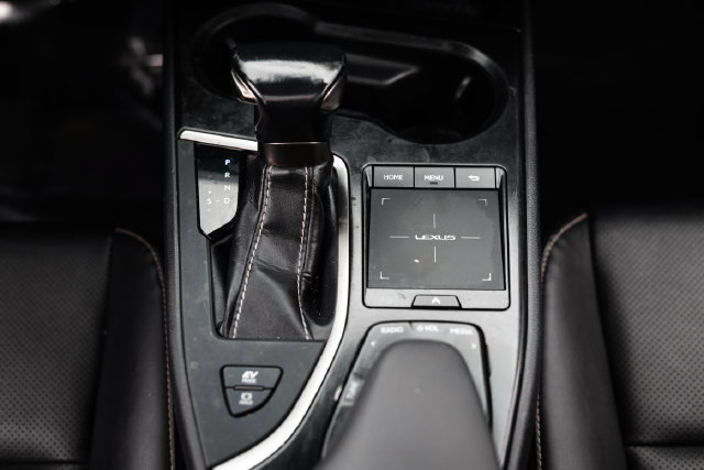 Used 2020 Lexus UX 250h w/ Premium Package AWD/4WD image 44