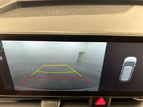 Used 2025 Kia Carnival FWD image 72