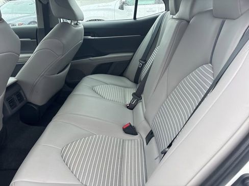 Used 2023 Toyota Camry SE w/ Cold Weather Package image 7
