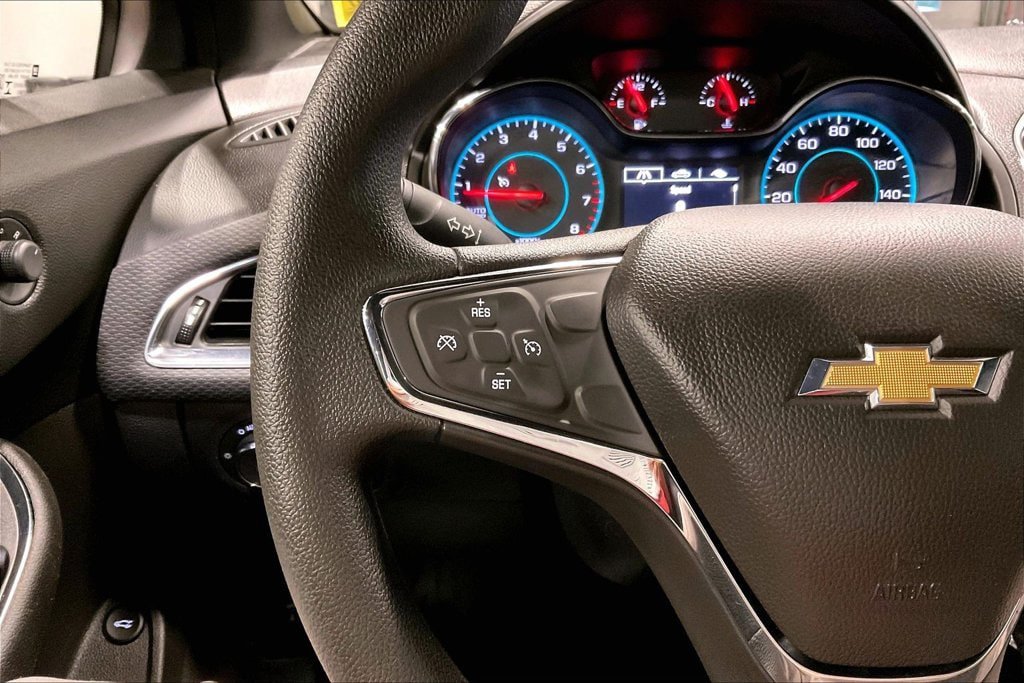 Used 2017 Chevrolet Cruze LT w/ RS Package FWD image 11