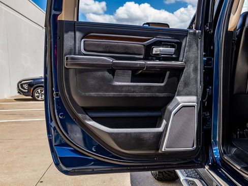 Used 2022 RAM 2500 Laramie AWD/4WD image 40