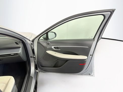 Used 2025 Hyundai Sonata SEL FWD image 33