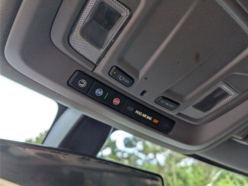 Used 2021 Chevrolet Silverado 1500 LT AWD/4WD image 22
