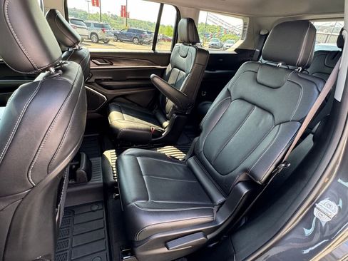 Used 2021 Jeep Grand Cherokee L Limited AWD/4WD image 16