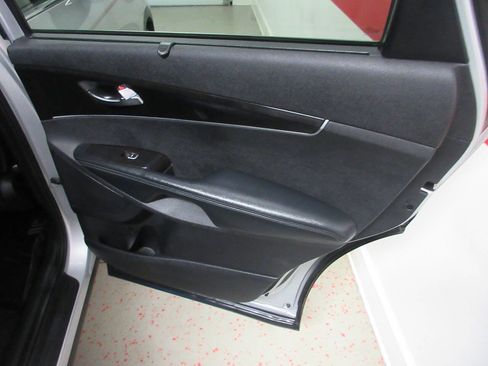 Used 2017 Kia Sorento EX AWD/4WD image 27