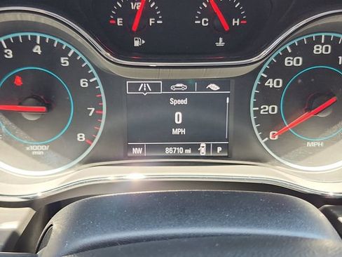 Used 2017 Chevrolet Cruze LT FWD image 11