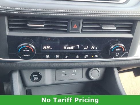 Certified 2025 Nissan Rogue SV image 18