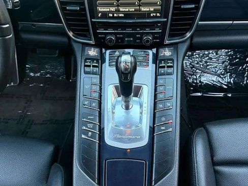 Used 2014 Porsche Panamera 4 image 24
