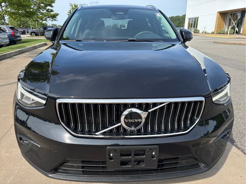 Used 2024 Volvo XC40 B5 Plus w/ Protection Package Premier AWD/4WD image 3