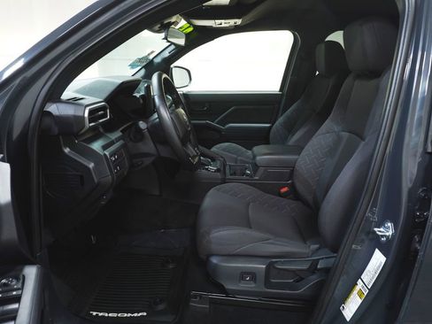 Used 2025 Toyota Tacoma SR image 10