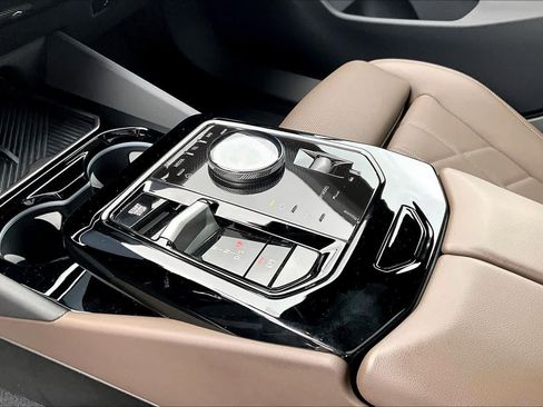 Certified 2026 BMW 530i RWD image 17