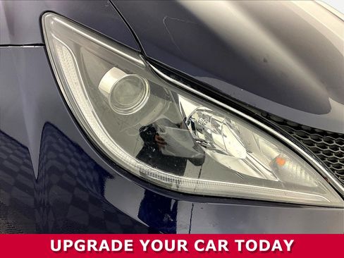 Used 2018 Chrysler Pacifica Touring-L FWD image 29