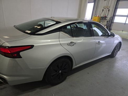 Used 2019 Nissan Altima 2.5 SL FWD image 4