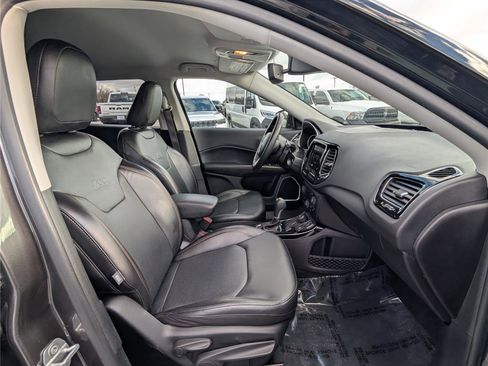 Used 2019 Jeep Compass Limited image 10