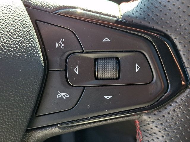 Used 2023 Chevrolet TrailBlazer RS w/ Sun and Liftgate Package FWD image 23