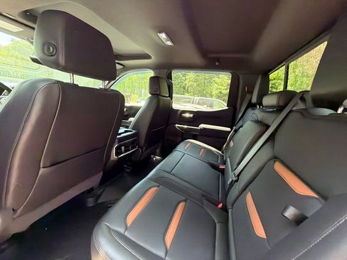 Used 2022 GMC Sierra 1500 AT4 w/ AT4 Premium Package AWD/4WD image 8