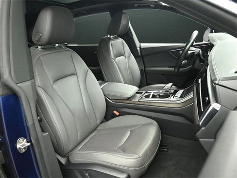 Used 2020 Audi Q8 Prestige w/ Prestige Package image 23