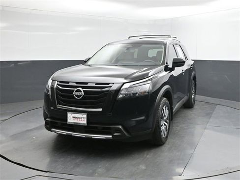 Used 2025 Nissan Pathfinder SL image 30
