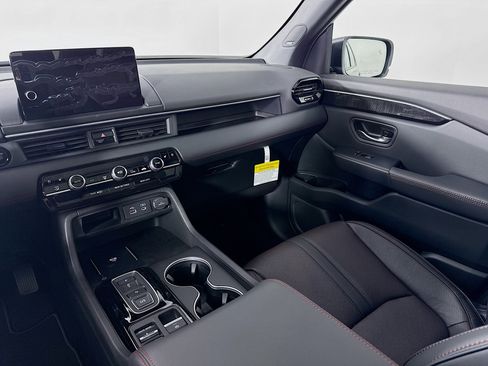 New 2025 Honda Pilot Black Edition image 25