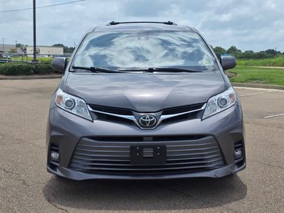 Used 2018 Toyota Sienna XLE w/ XLE Navigation Package