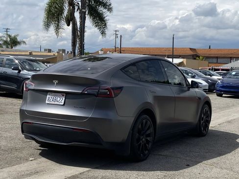 Used 2021 Tesla Model Y Long Range image 4