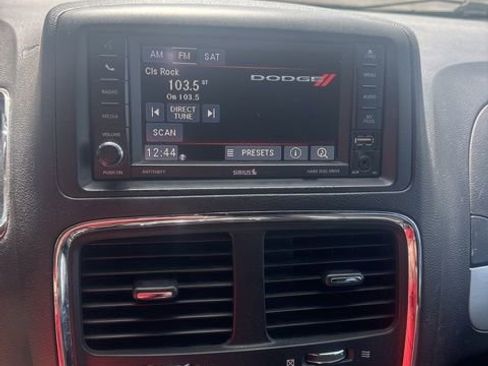 Used 2016 Dodge Grand Caravan R/T image 9