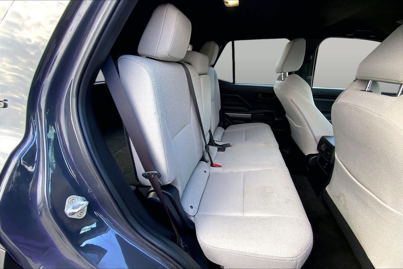 Used 2025 Toyota 4Runner SR5 AWD/4WD image 20