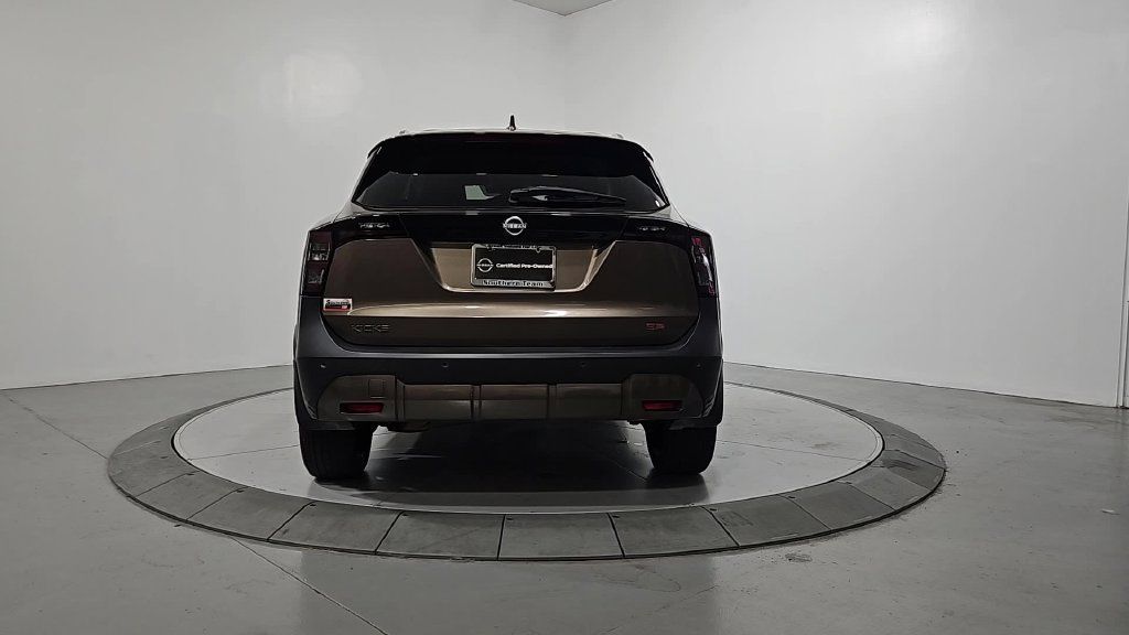 Certified 2025 Nissan Kicks SR FWD image 4