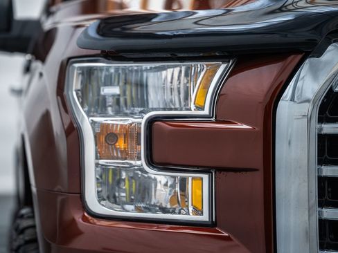 Used 2016 Ford F150 XLT w/ Equipment Group 302A Luxury AWD/4WD image 12