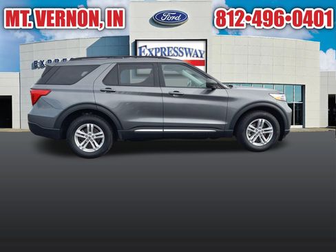 Used 2024 Ford Explorer XLT w/ Equipment Group 202A image 5