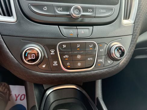 Used 2024 Chevrolet Malibu LT FWD image 17